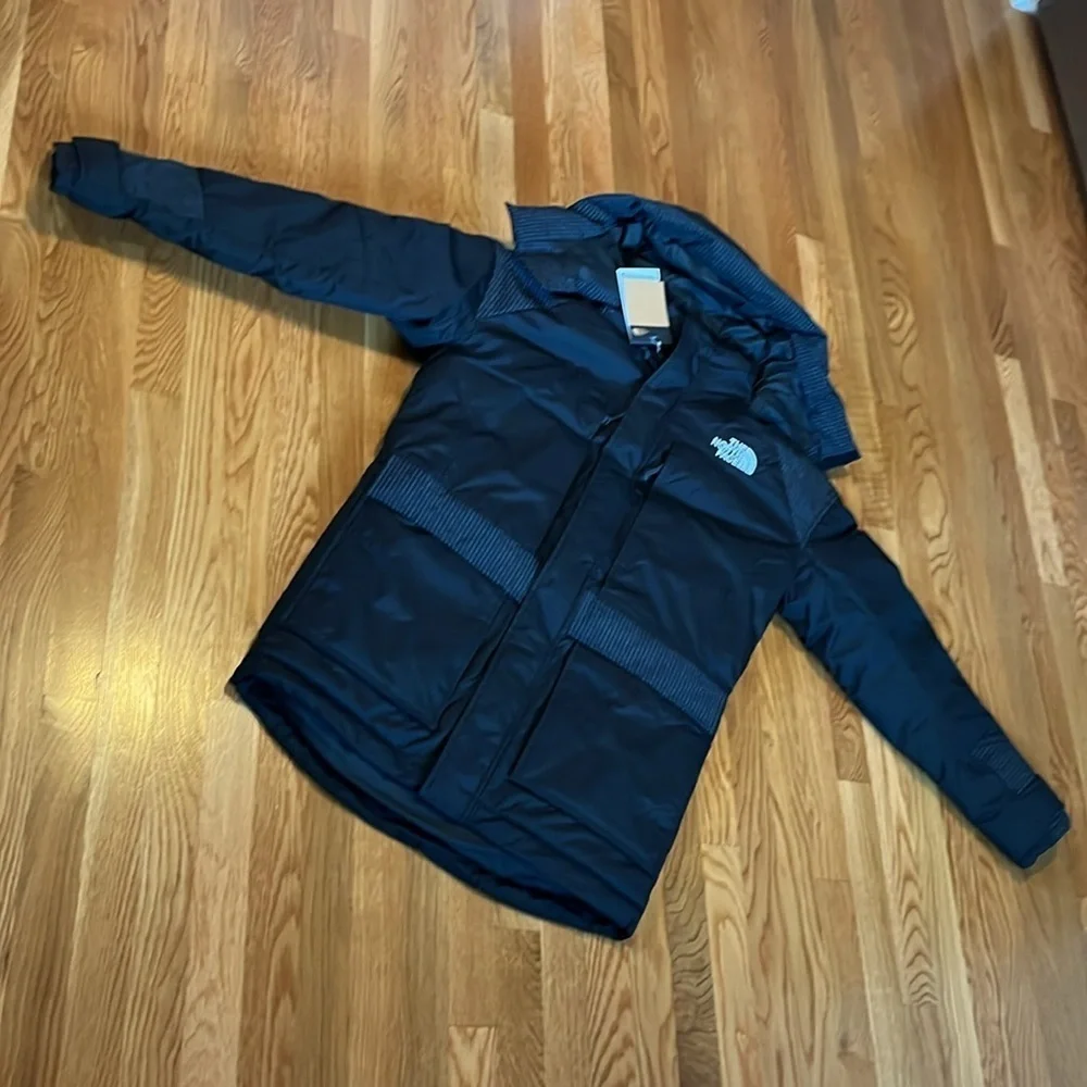 Urban Outfitters x North Face Dryvent Rusts Jacket Size Small NWT